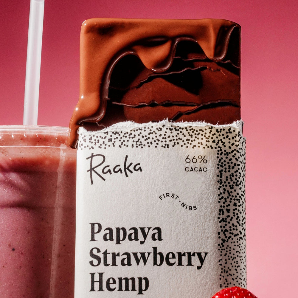 Papaya Strawberry Hemp bar with a smoothie